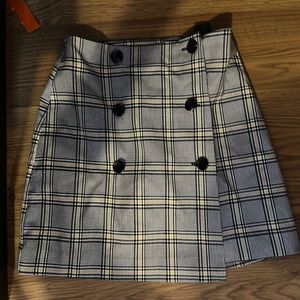 Women’s size 0 plaid skirt